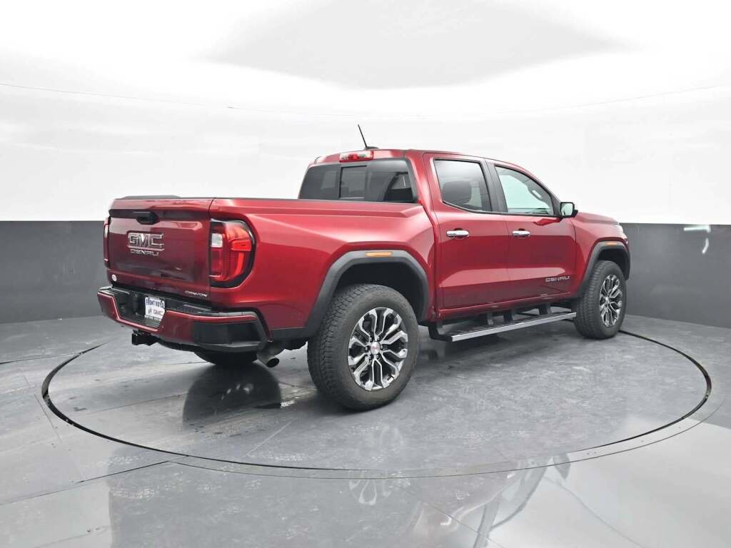 2023 GMC Canyon 4WD Crew Cab Short Box Denali