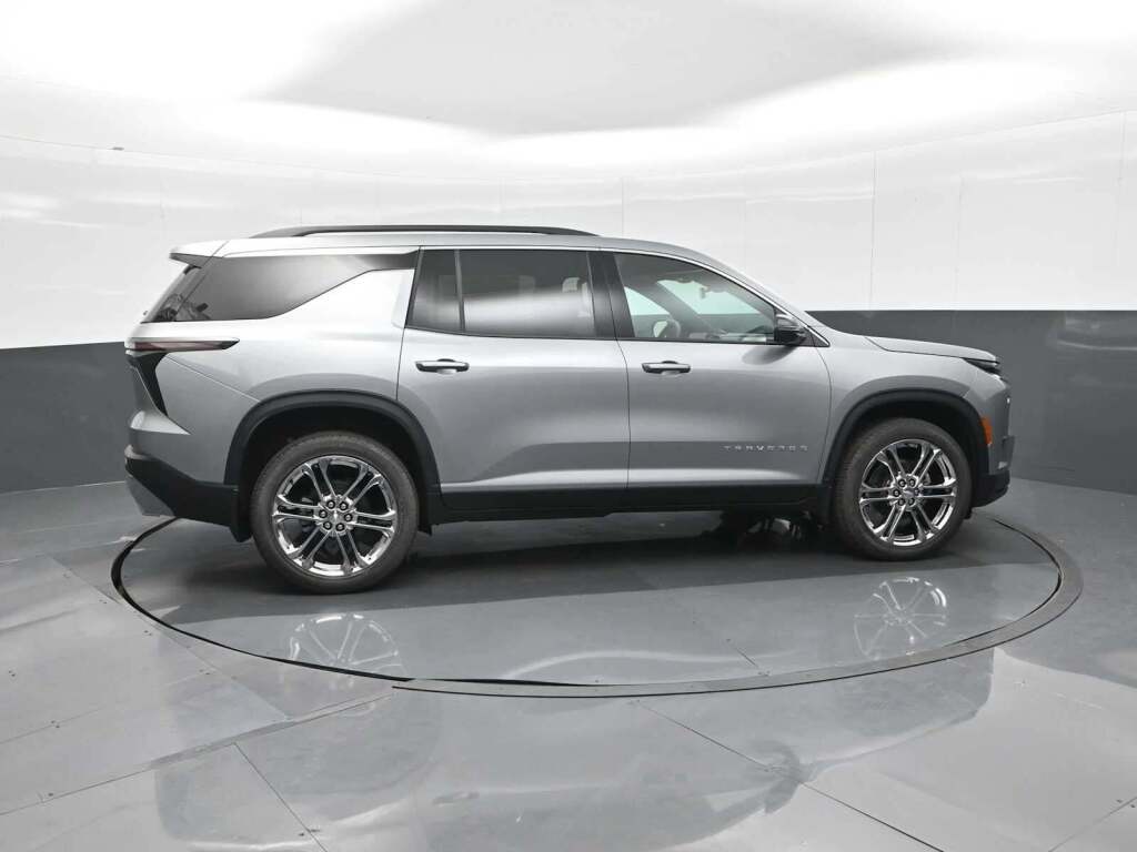 2025 Chevrolet Traverse AWD LT