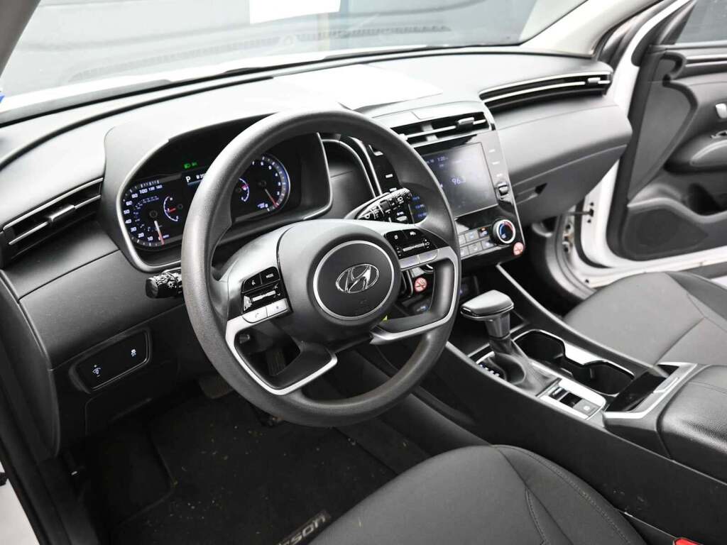 2023 Hyundai Tucson SE