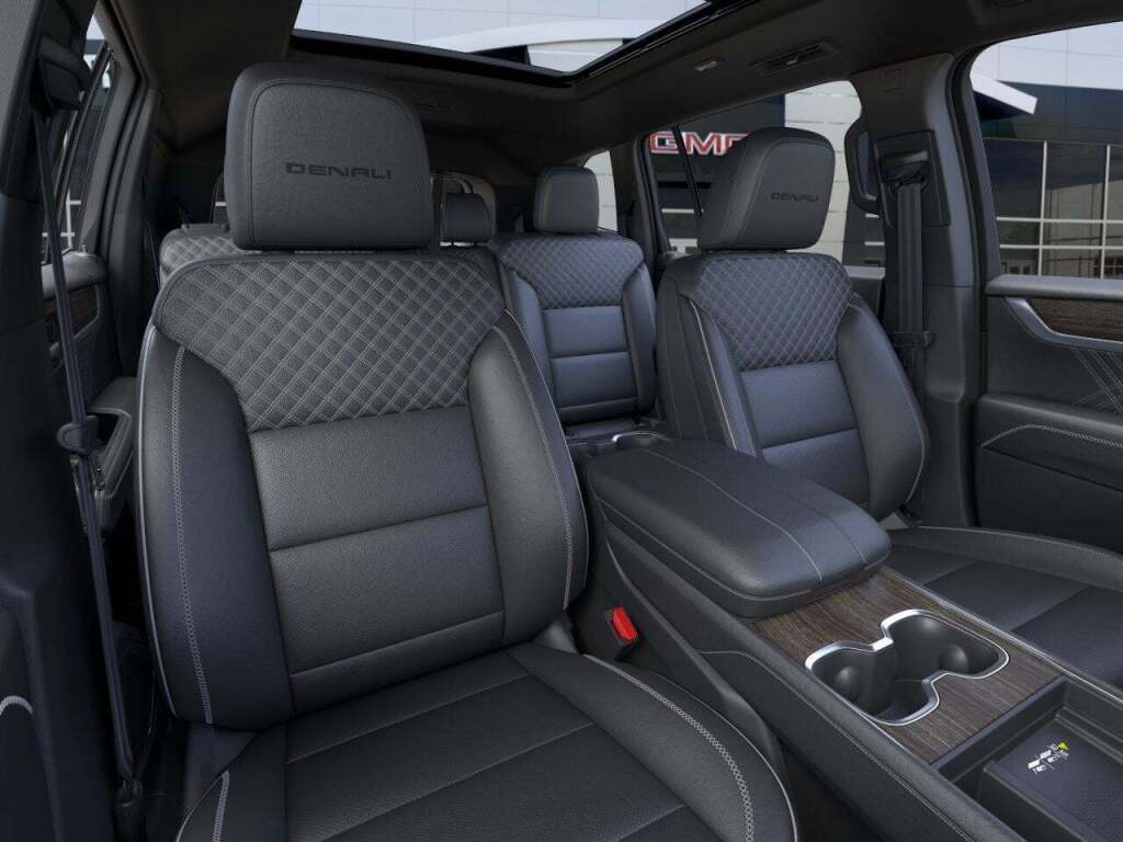 2026 GMC Acadia Denali AWD