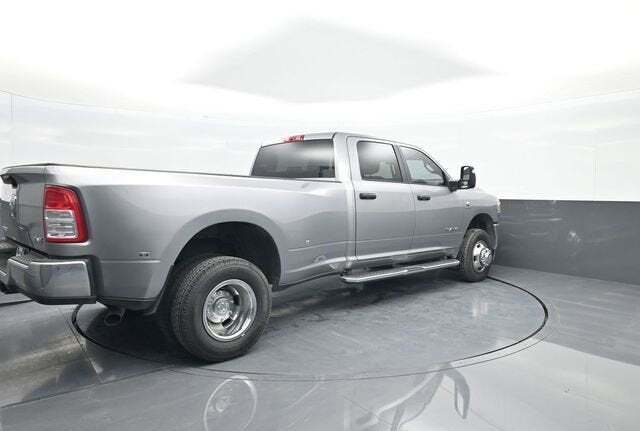 2024 Ram 3500 Big Horn Crew Cab 4x4 8' Box
