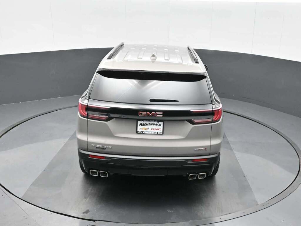 2026 GMC Acadia AT4 AWD