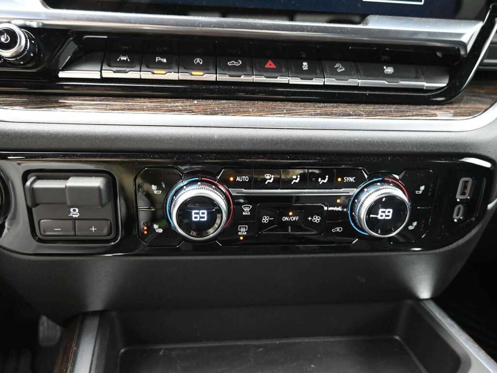 2025 GMC Sierra 1500 Elevation