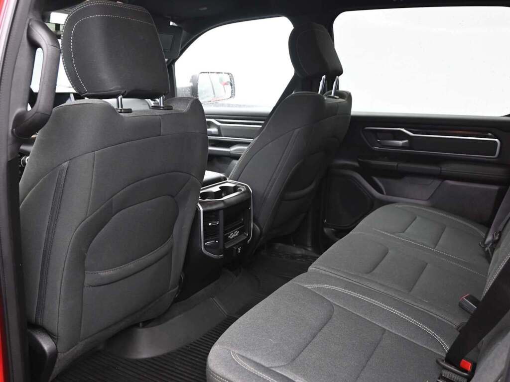 2022 Ram 1500 Big Horn Crew Cab 4x4 5'7" Box