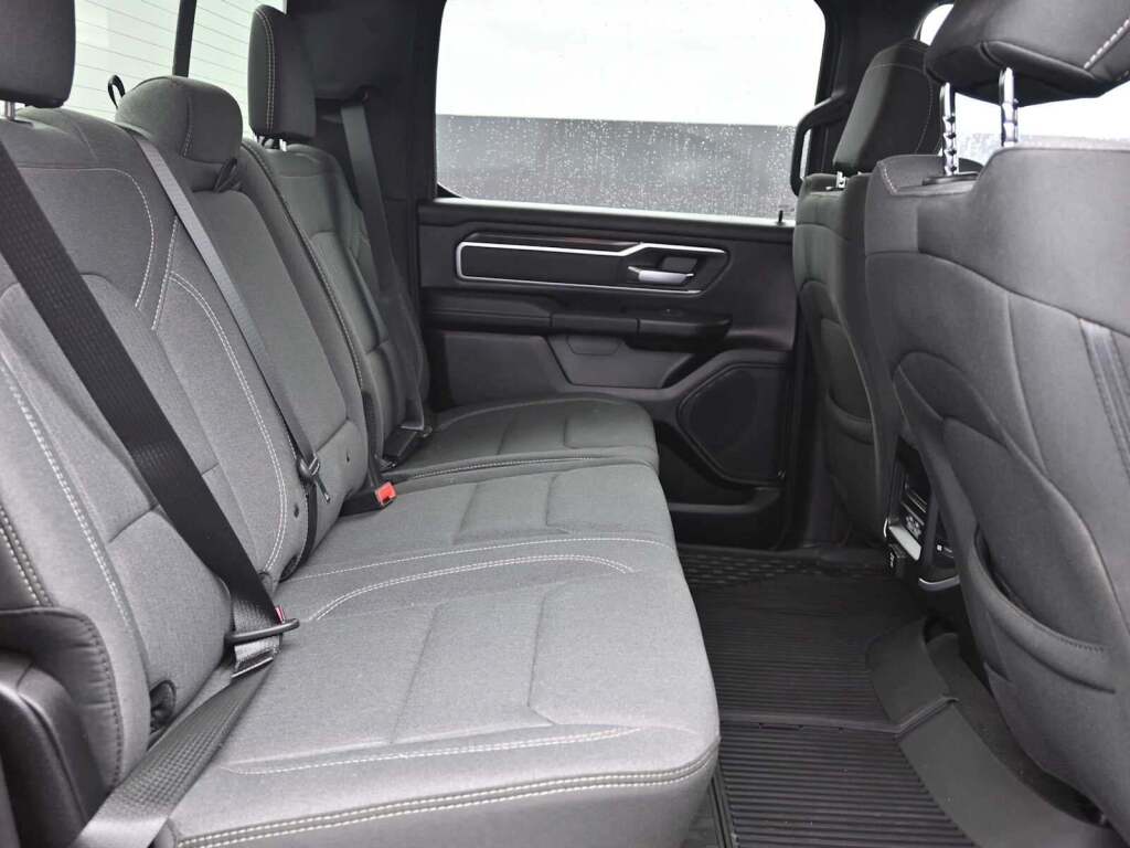 2022 Ram 1500 Big Horn Crew Cab 4x4 5'7" Box