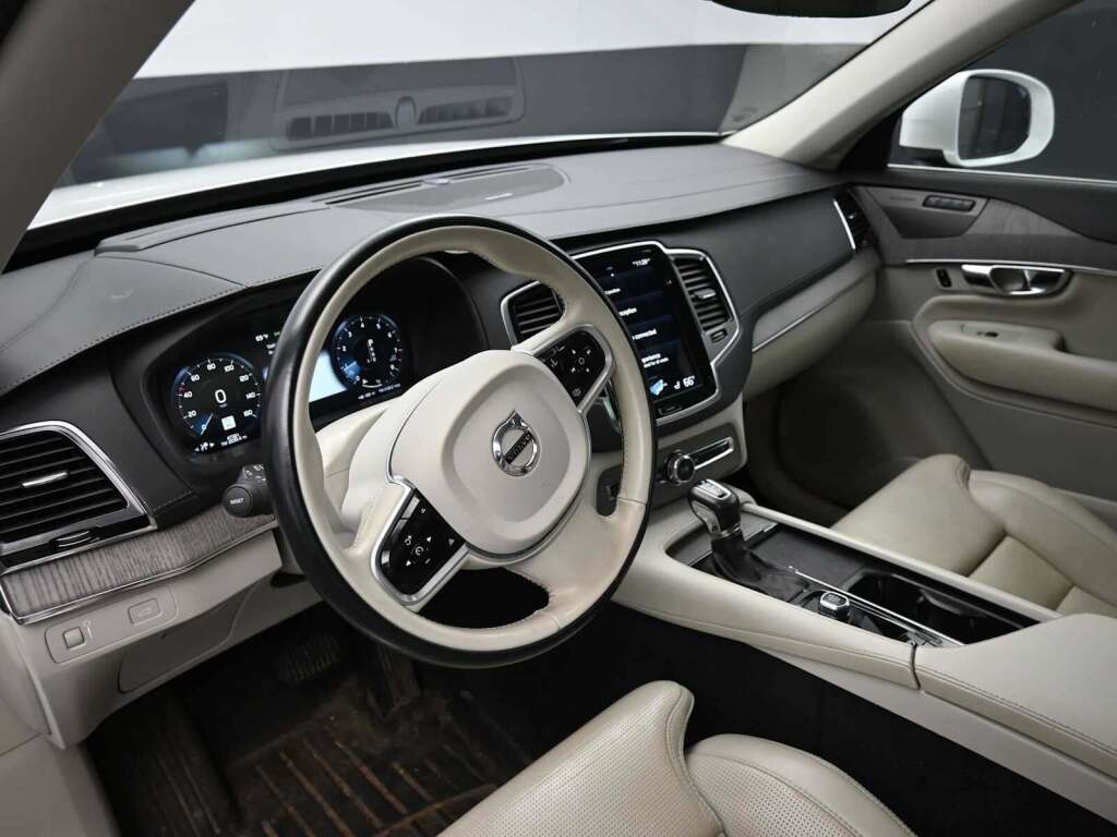 2022 Volvo XC90 T6 Inscription 6 Passenger