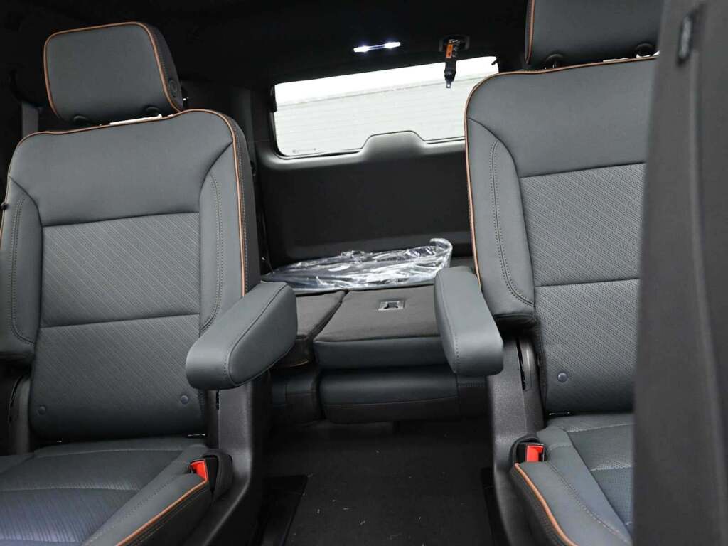 2026 GMC Yukon 4WD AT4