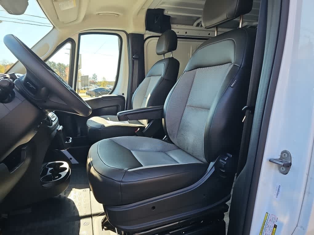 2025 Ram ProMaster 2500 Cargo Van Tradesman Low Roof 136" WB w/Pass Seat