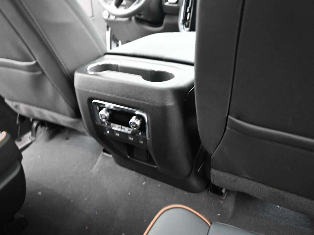 2026 GMC Yukon 4WD AT4