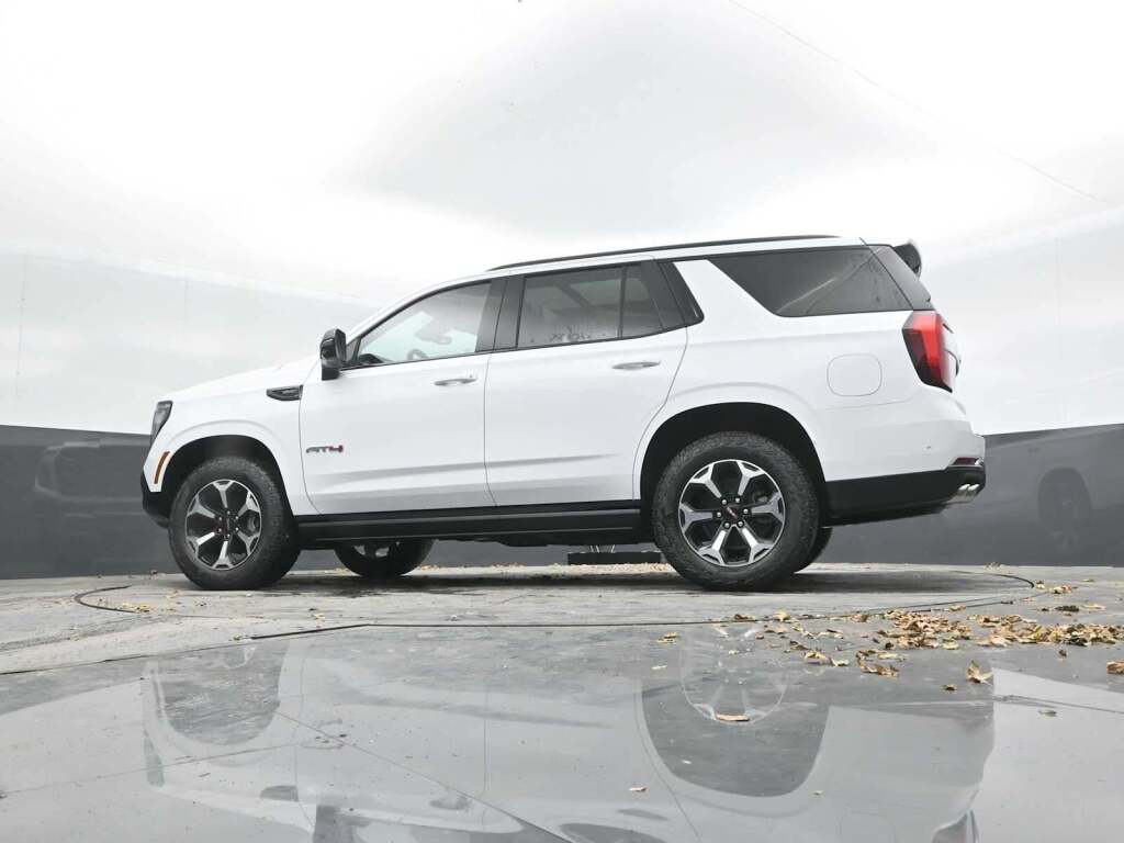 2026 GMC Yukon 4WD AT4