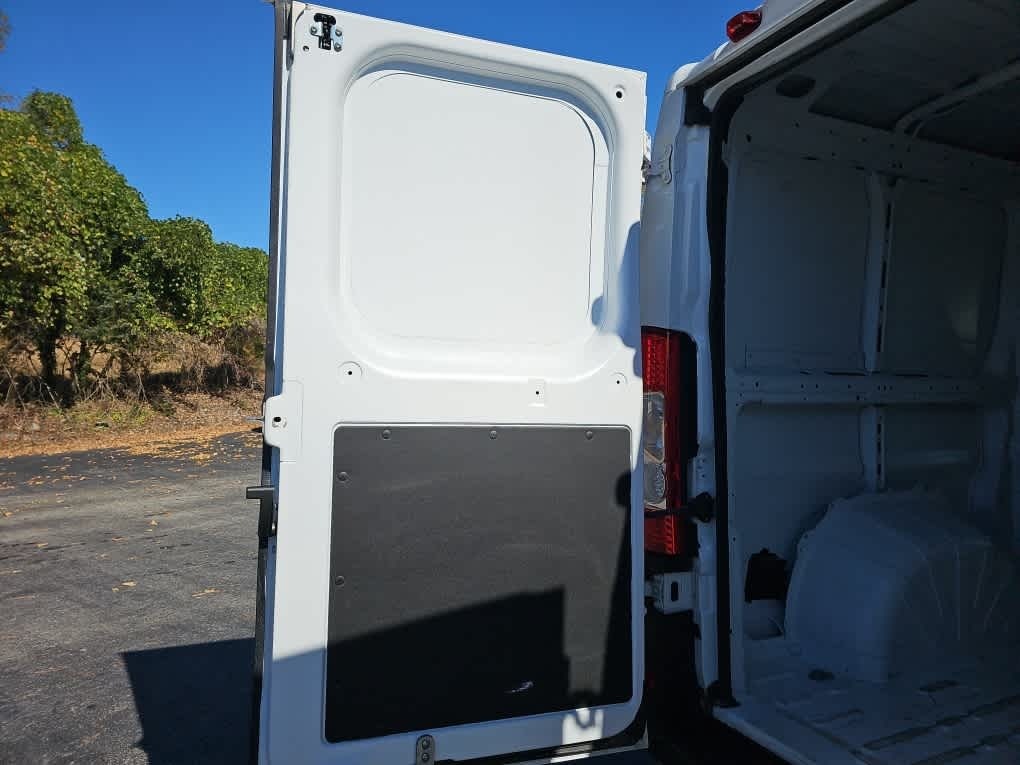 2025 Ram ProMaster 2500 Cargo Van Tradesman Low Roof 136" WB w/Pass Seat