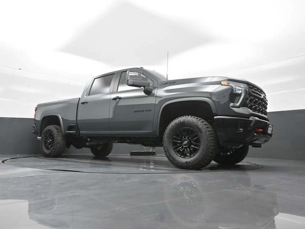 2026 Chevrolet Silverado 2500HD Crew Cab, Standard Bed, XR2, 4WD