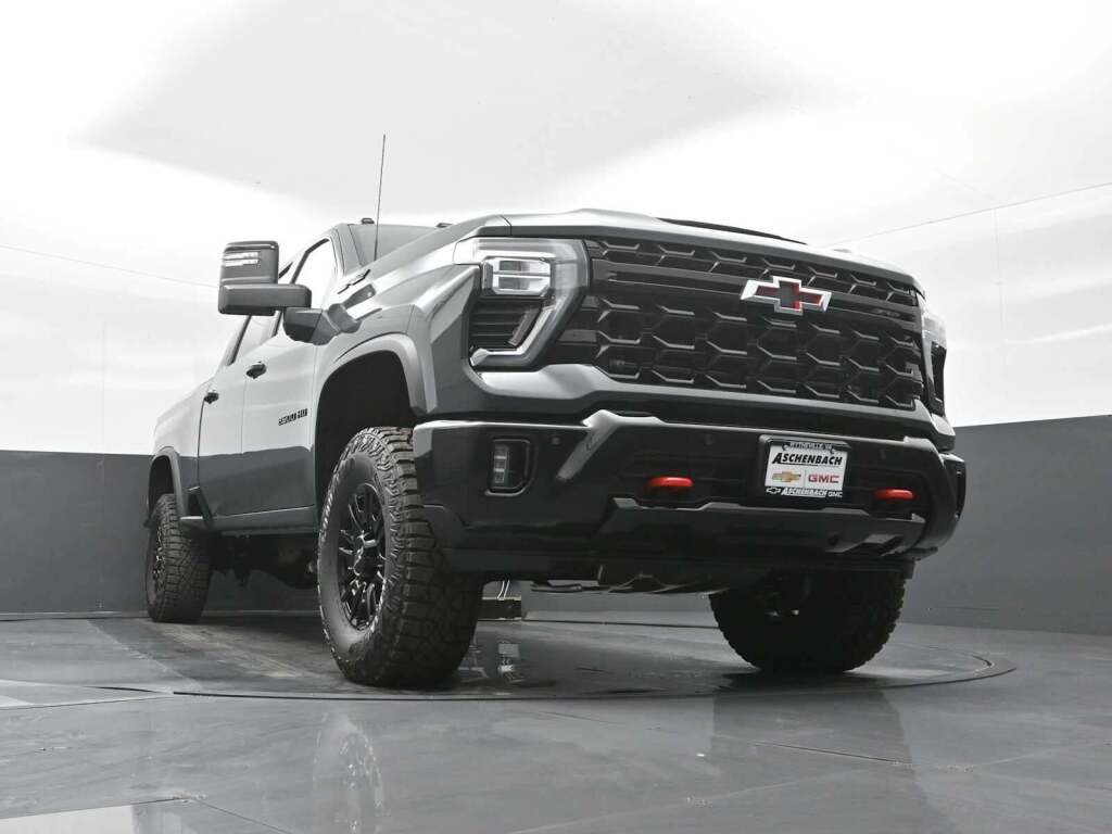 2026 Chevrolet Silverado 2500HD Crew Cab, Standard Bed, XR2, 4WD