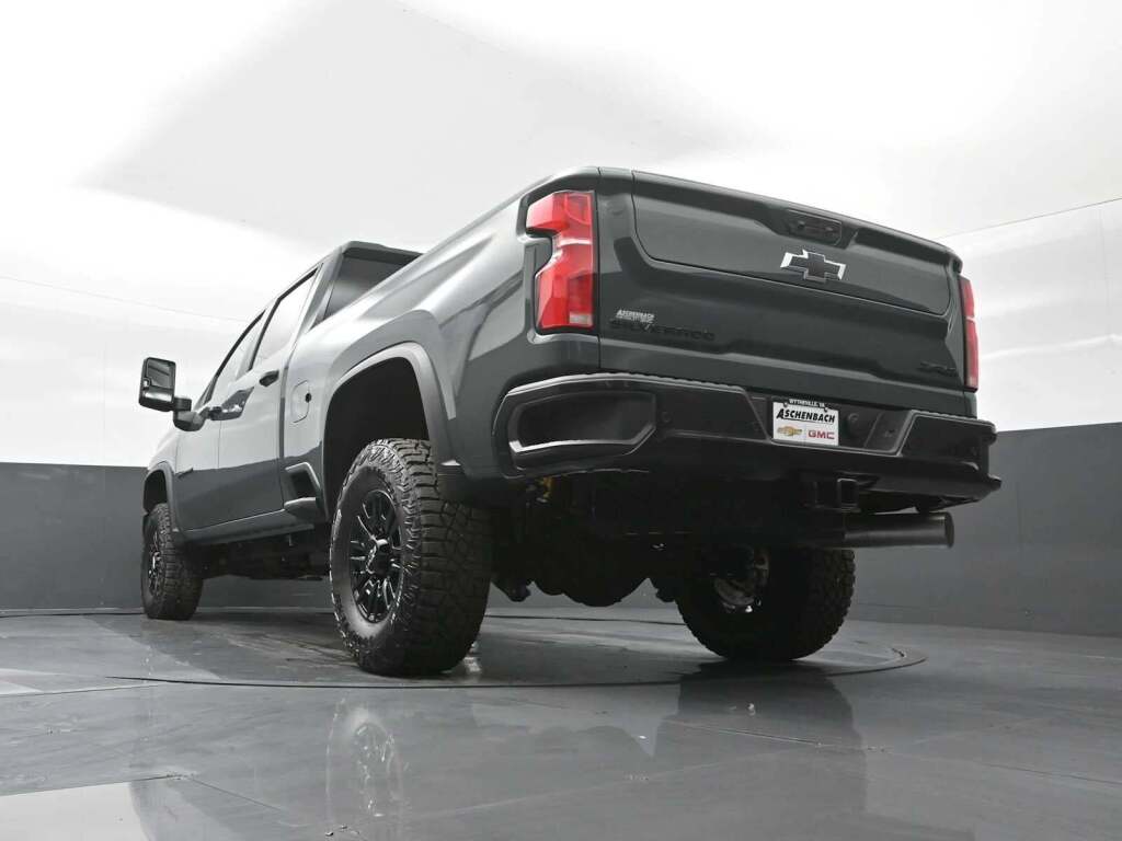 2026 Chevrolet Silverado 2500HD Crew Cab, Standard Bed, XR2, 4WD