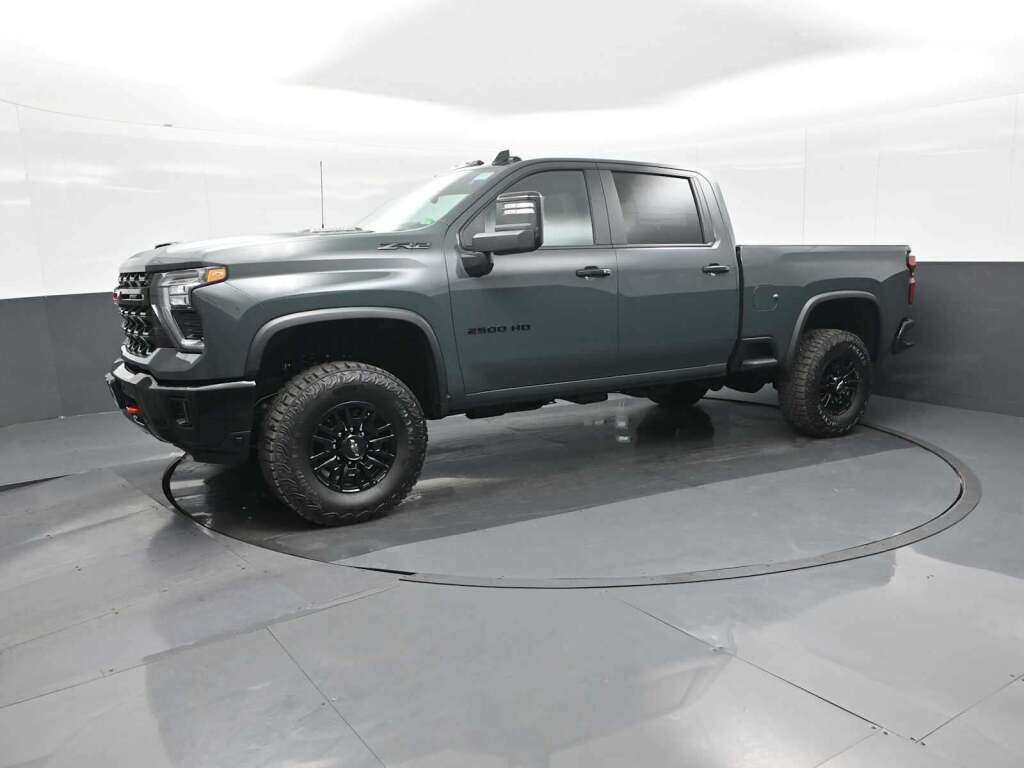 2026 Chevrolet Silverado 2500HD Crew Cab, Standard Bed, XR2, 4WD
