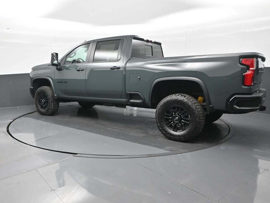 2026 Chevrolet Silverado 2500HD Crew Cab, Standard Bed, XR2, 4WD