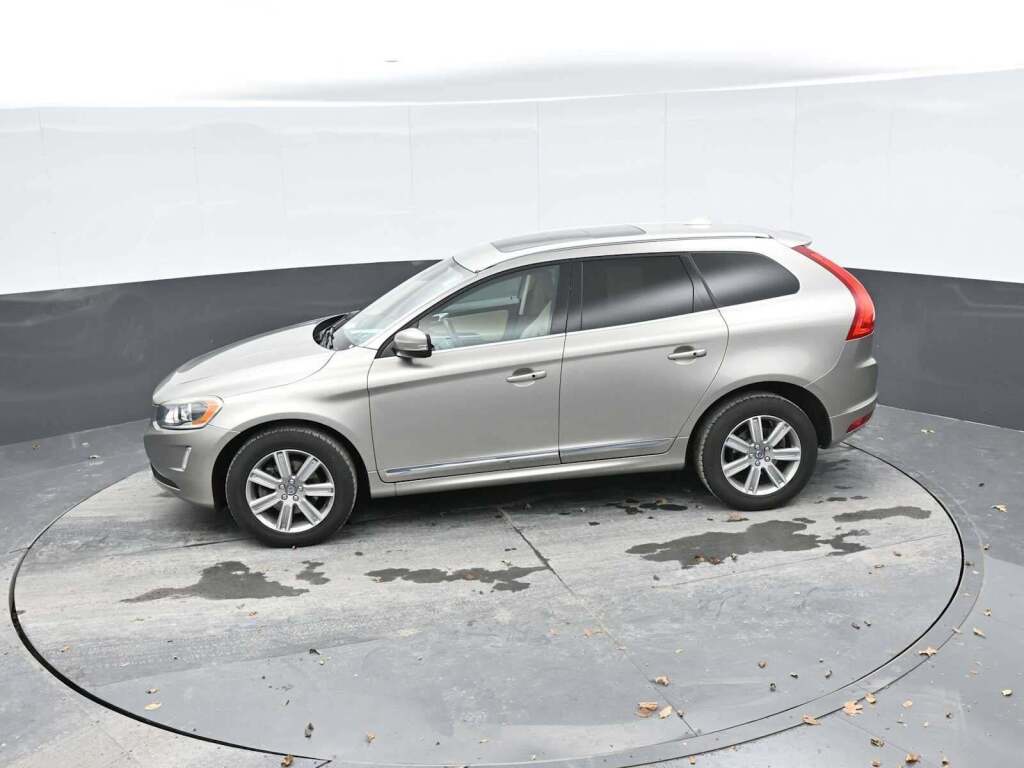 2016 Volvo XC60 T6 Drive-E