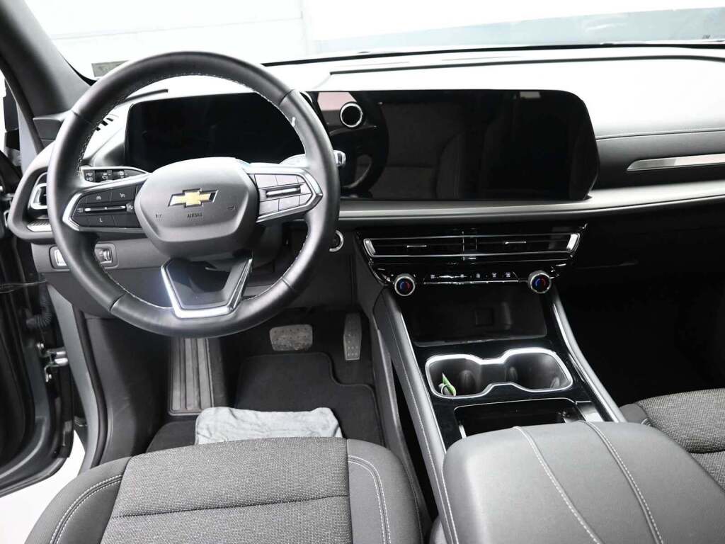 2024 Chevrolet Traverse FWD LT