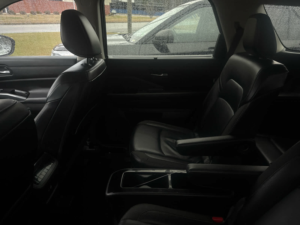 2023 Nissan Pathfinder SL FWD