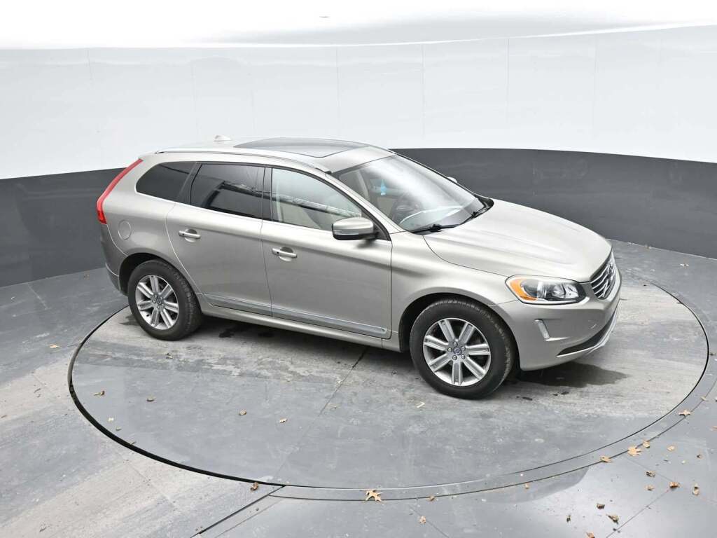 2016 Volvo XC60 T6 Drive-E
