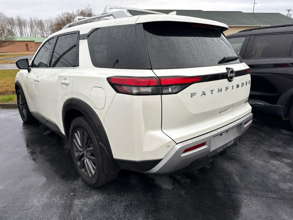 2023 Nissan Pathfinder SL FWD