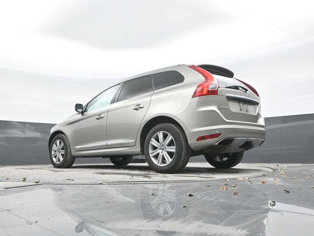 2016 Volvo XC60 T6 Drive-E