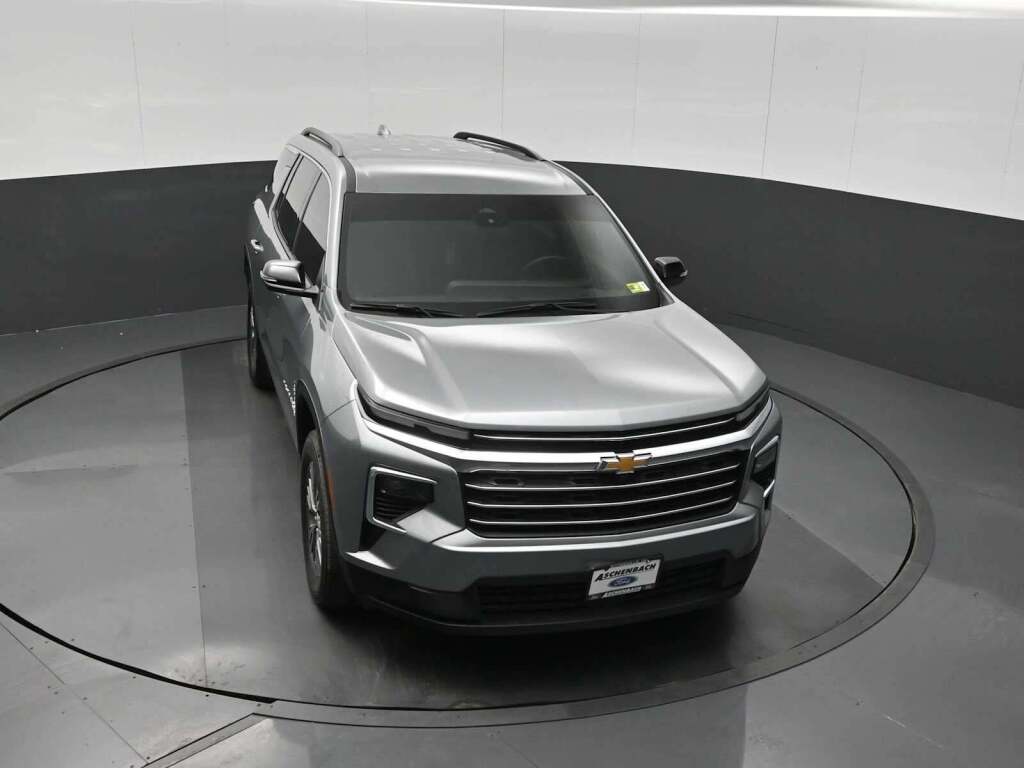 2024 Chevrolet Traverse FWD LT