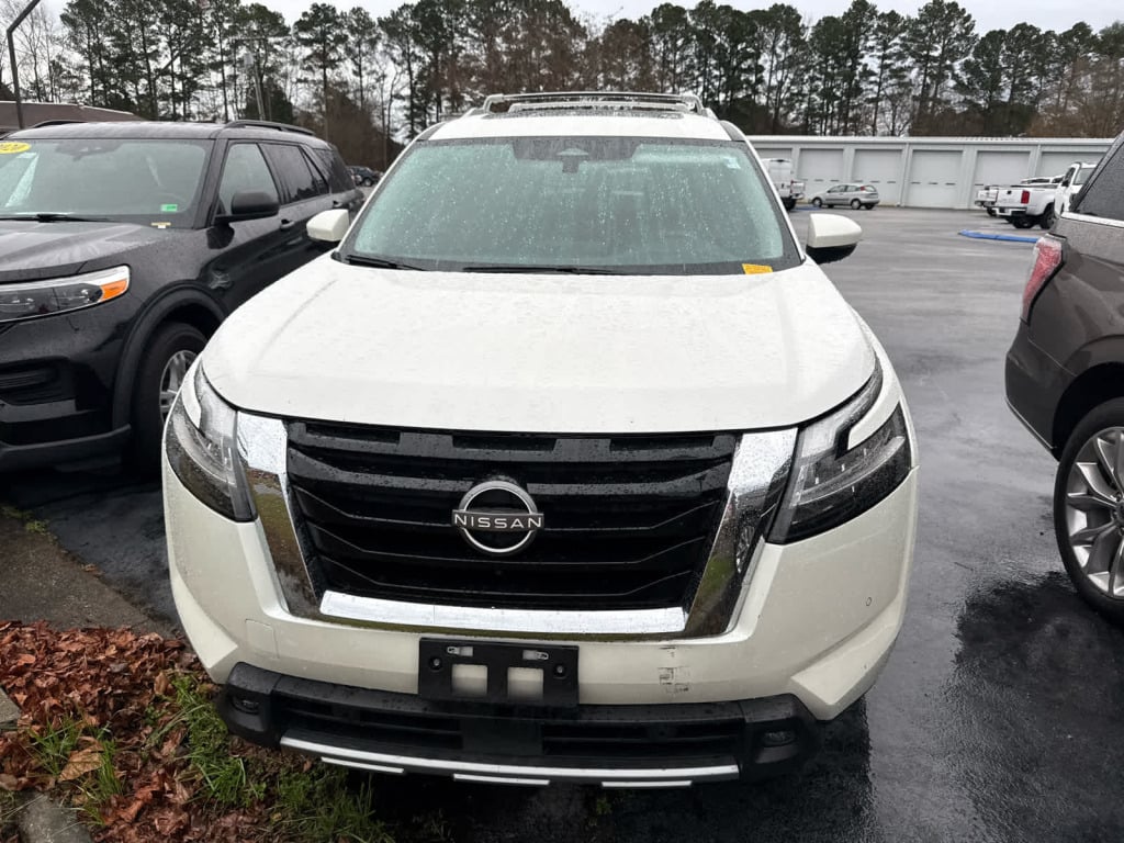 2023 Nissan Pathfinder SL FWD