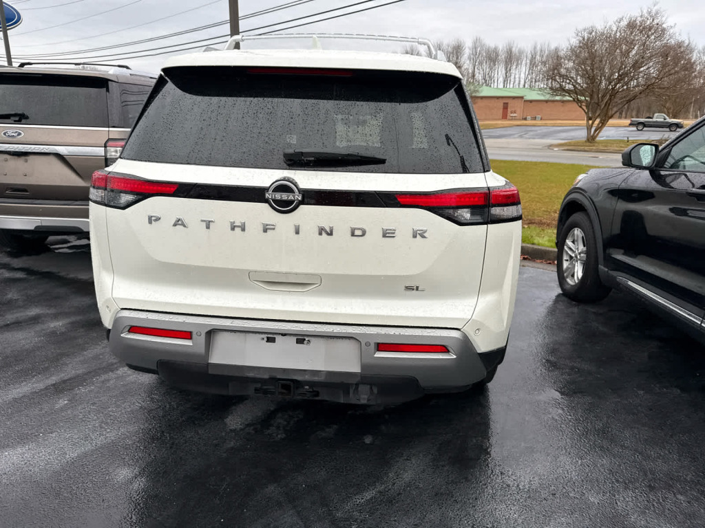 2023 Nissan Pathfinder SL FWD