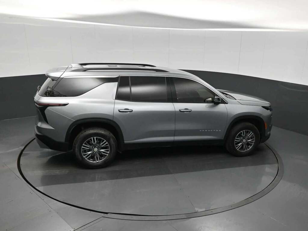 2024 Chevrolet Traverse FWD LT