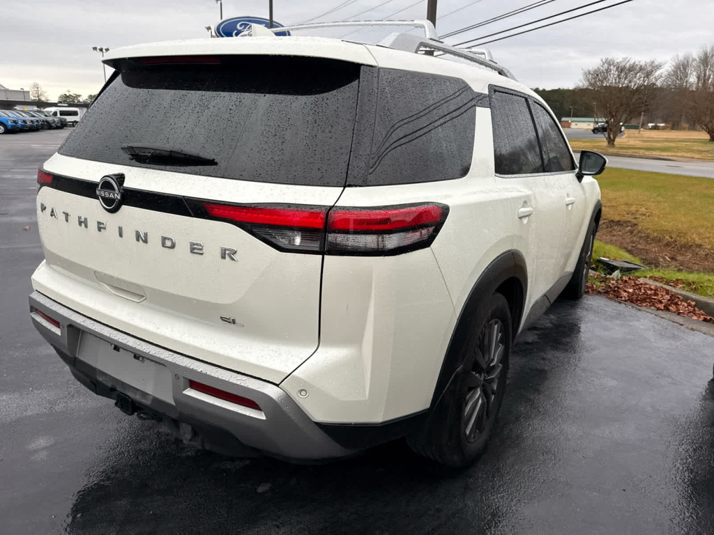 2023 Nissan Pathfinder SL FWD
