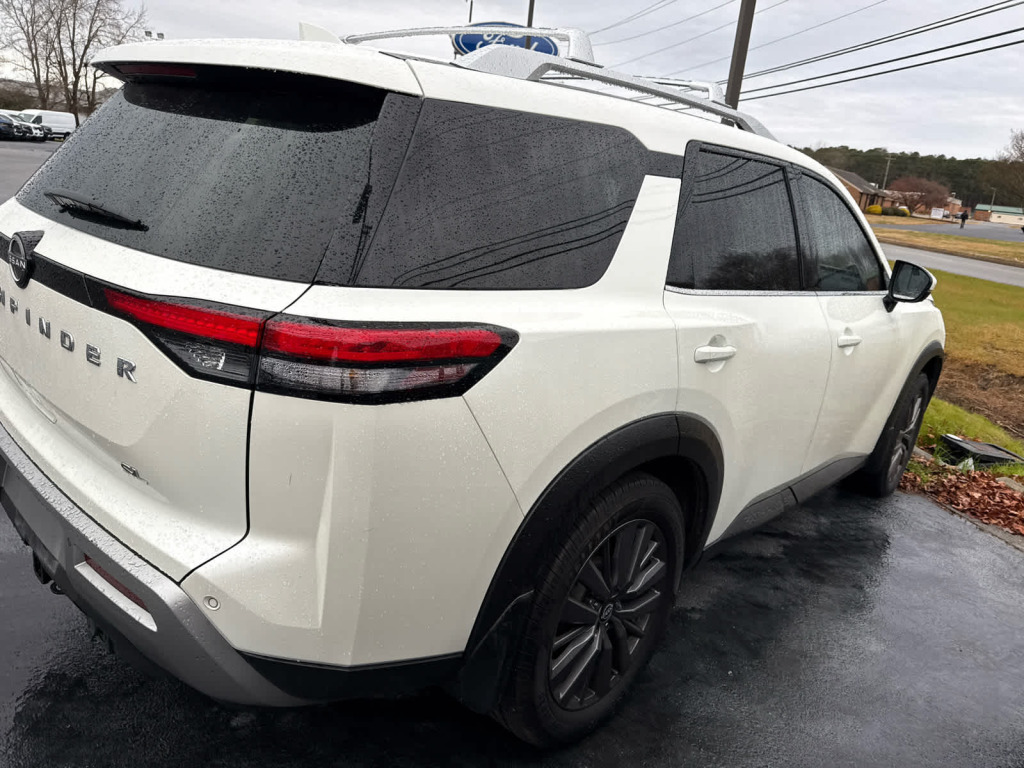 2023 Nissan Pathfinder SL FWD