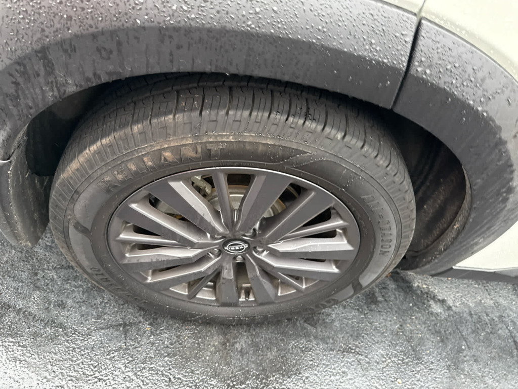 2023 Nissan Pathfinder SL FWD