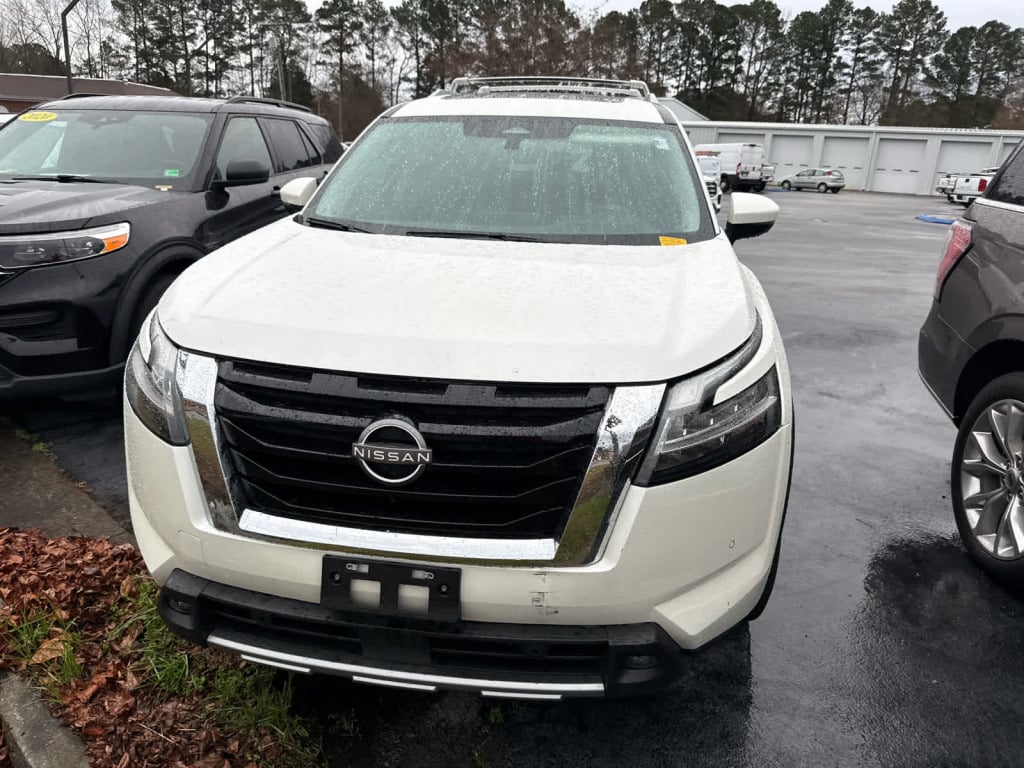 2023 Nissan Pathfinder SL FWD