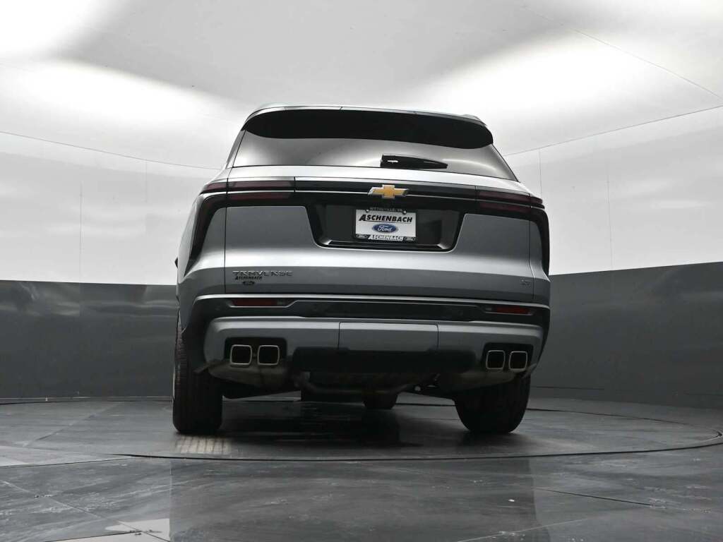 2024 Chevrolet Traverse FWD LT