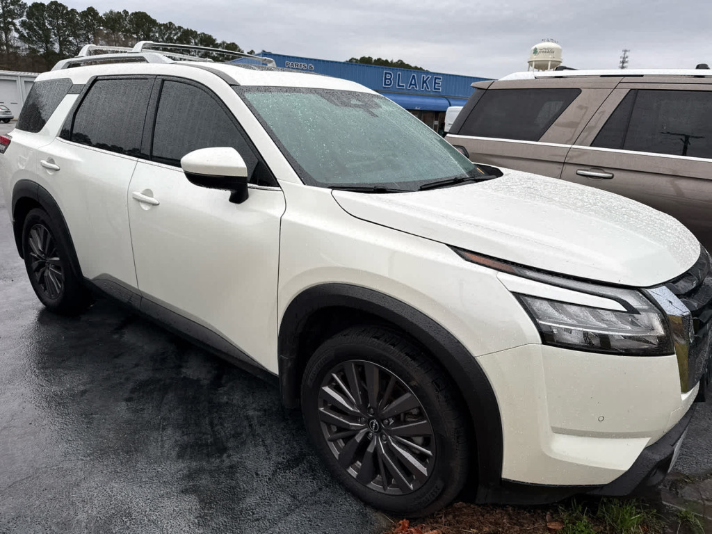 2023 Nissan Pathfinder SL FWD