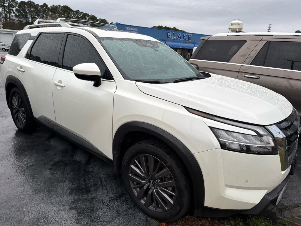 2023 Nissan Pathfinder SL FWD