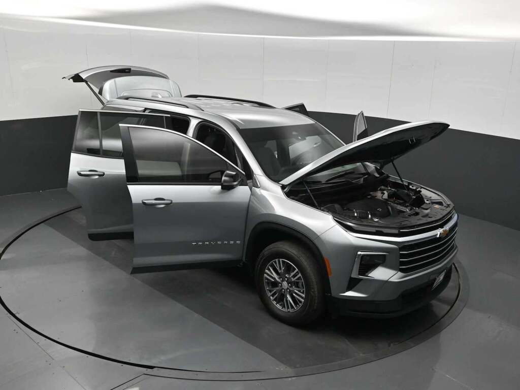 2024 Chevrolet Traverse FWD LT