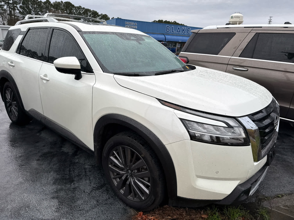 2023 Nissan Pathfinder SL FWD