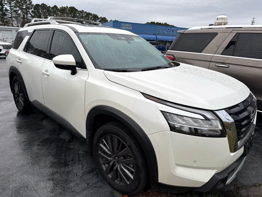 2023 Nissan Pathfinder SL FWD