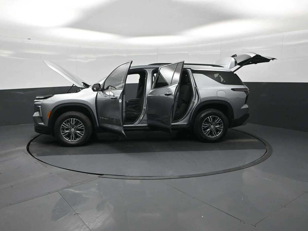 2024 Chevrolet Traverse FWD LT