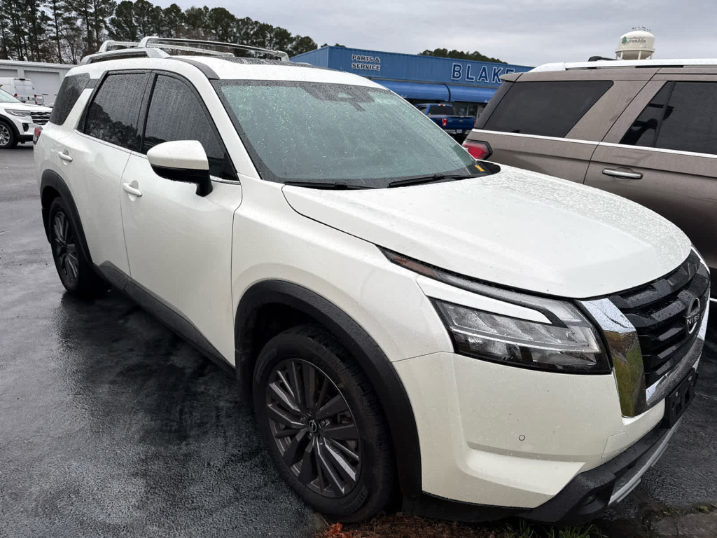 2023 Nissan Pathfinder SL FWD