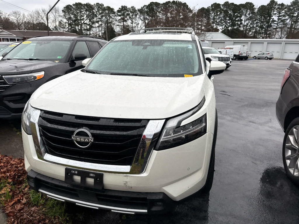 2023 Nissan Pathfinder SL FWD