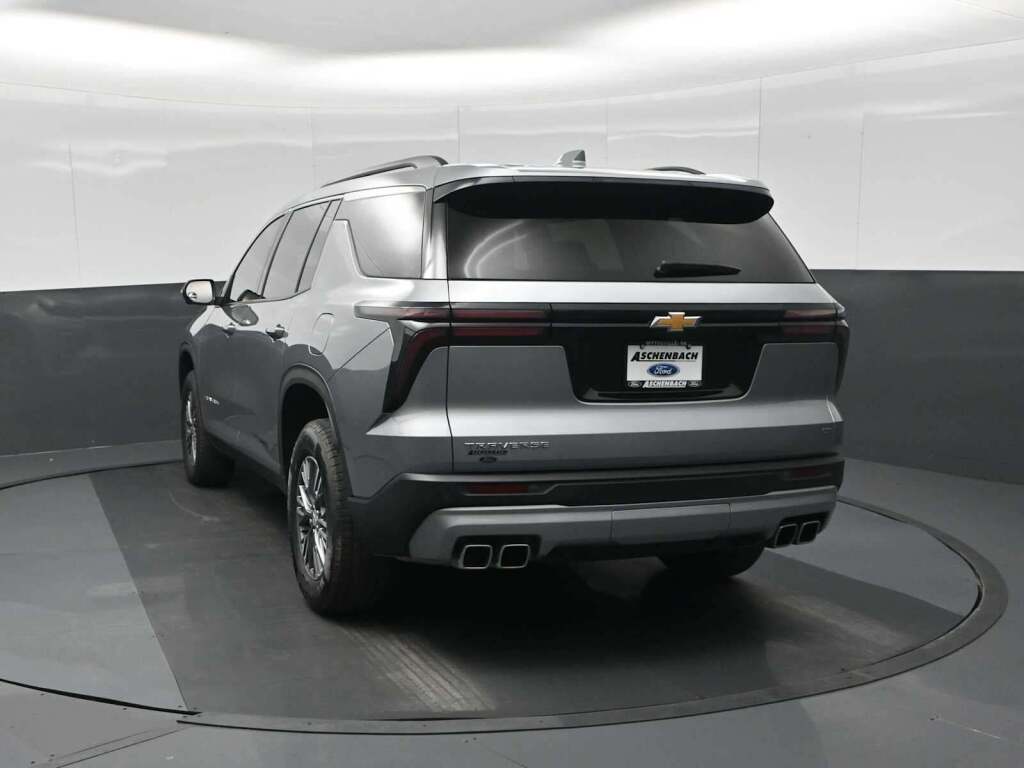 2024 Chevrolet Traverse FWD LT