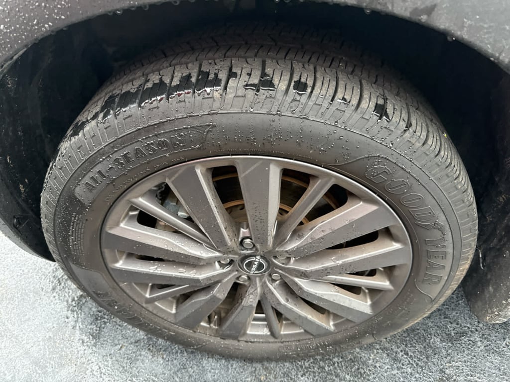 2023 Nissan Pathfinder SL FWD