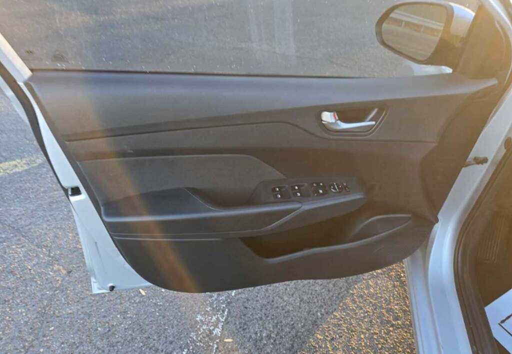 2019 Hyundai Accent SE