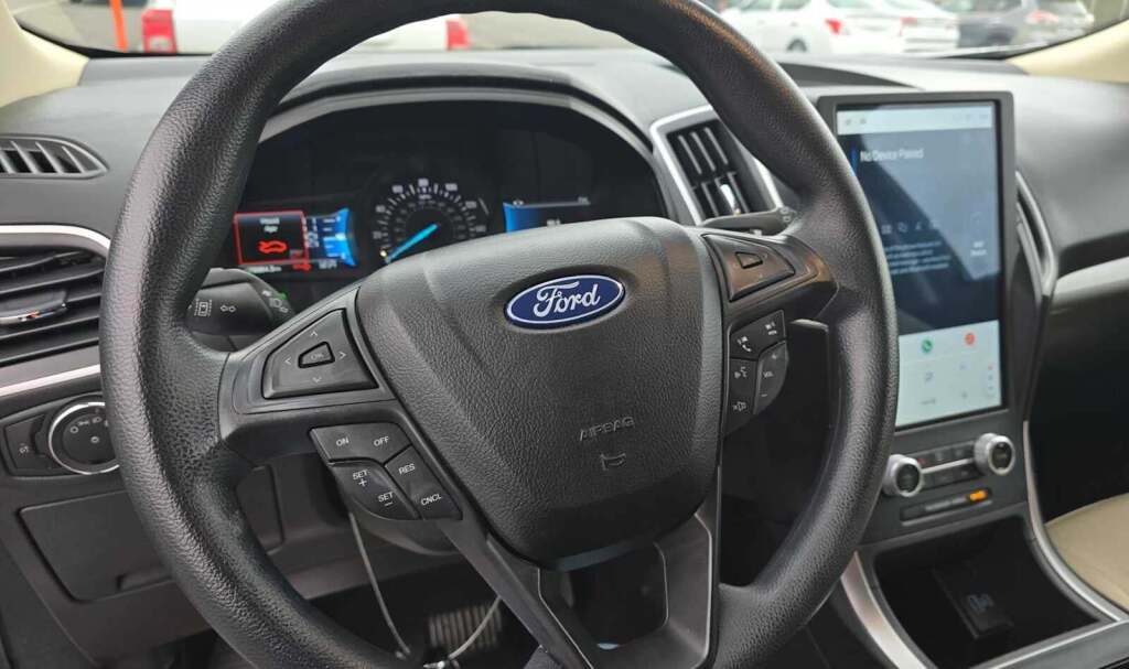 2023 Ford Edge SE