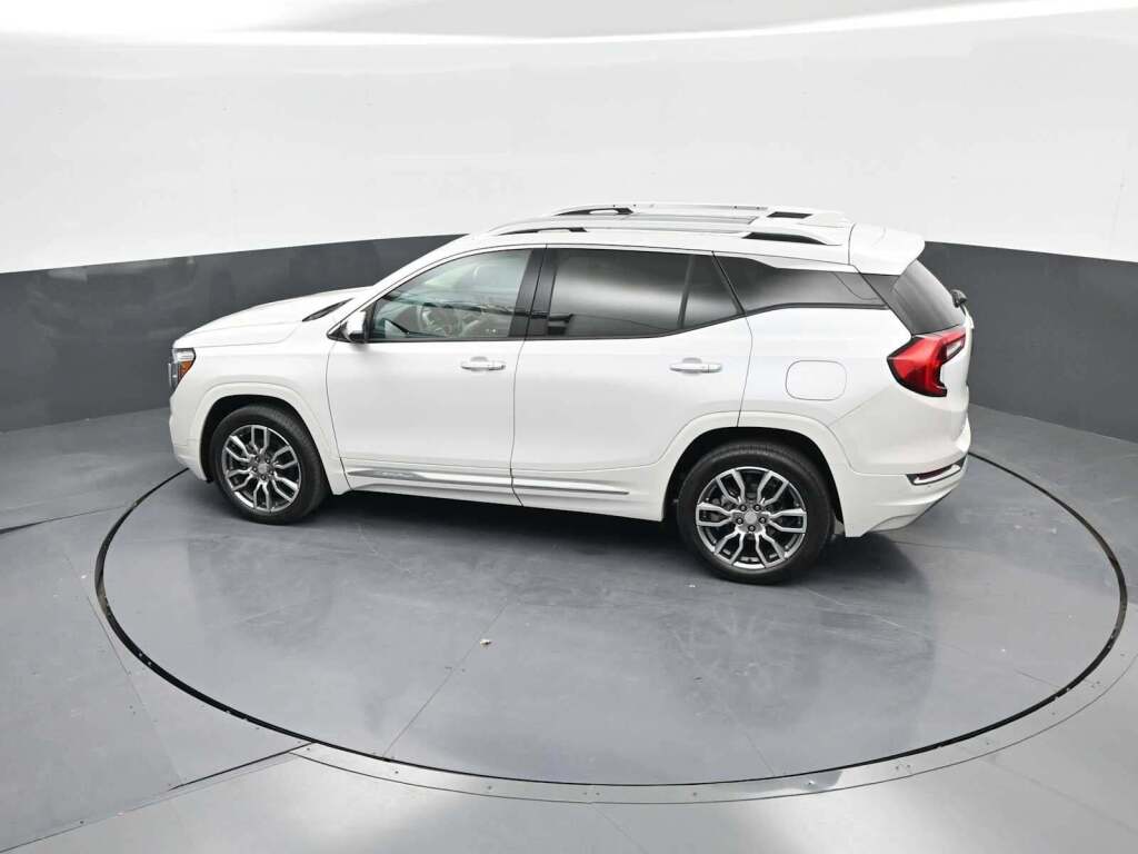 2024 GMC Terrain AWD Denali