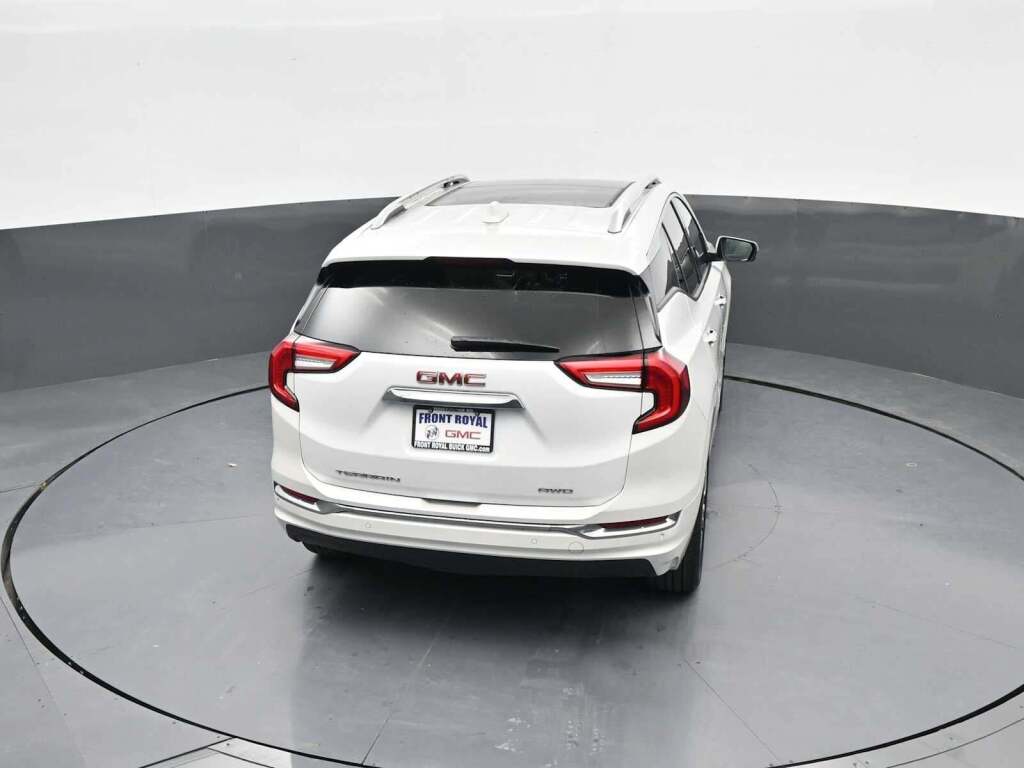 2024 GMC Terrain AWD Denali