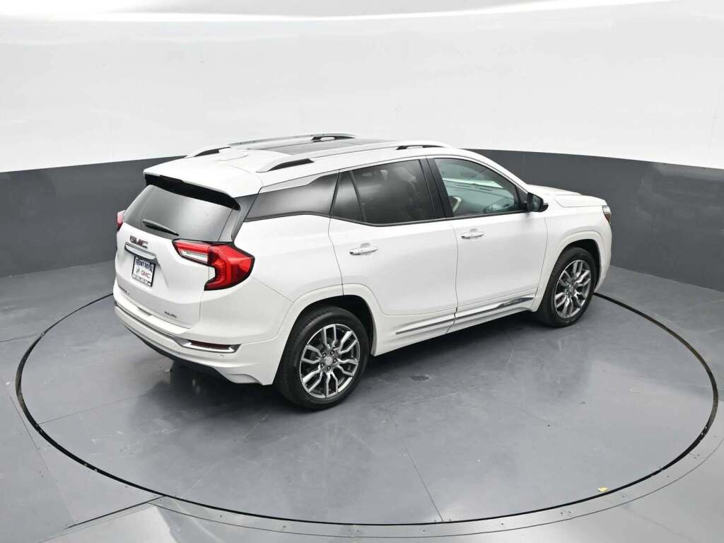 2024 GMC Terrain AWD Denali